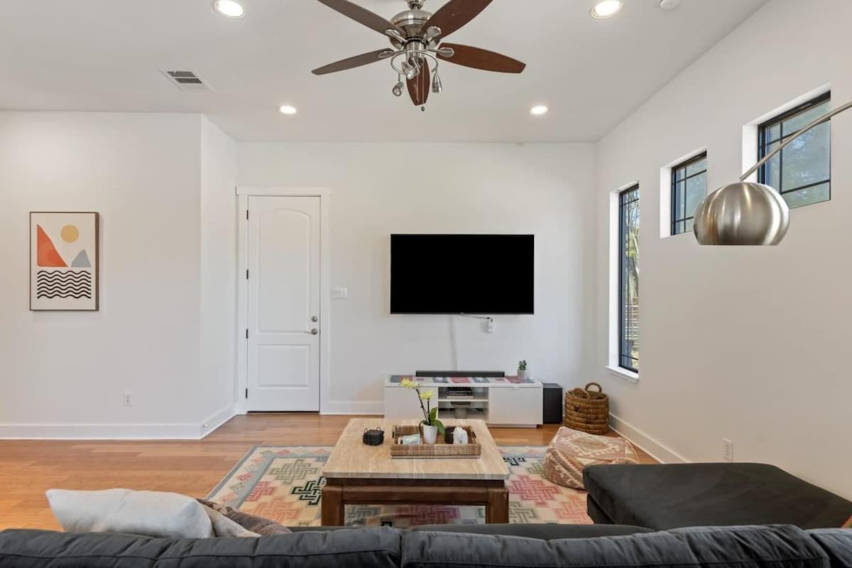 Modern Lively 3 Bedroom House In Hip East *
