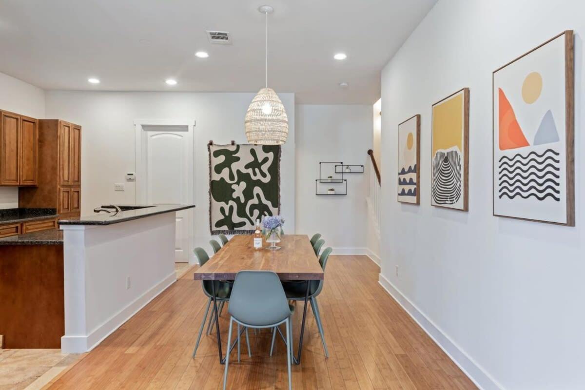 Modern Lively 3 Bedroom House In Hip East Austin