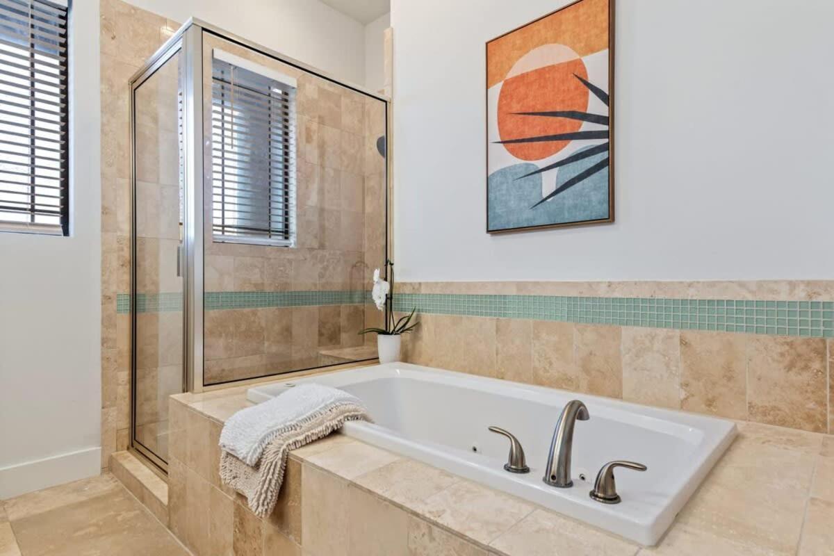 Bright Modern 3 Bedroom House In Hip East