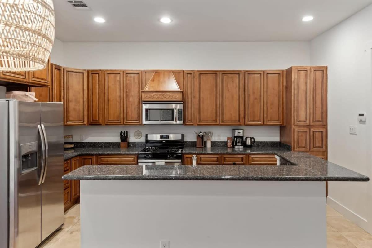 Modern Lively 3 Bedroom House In Hip East *