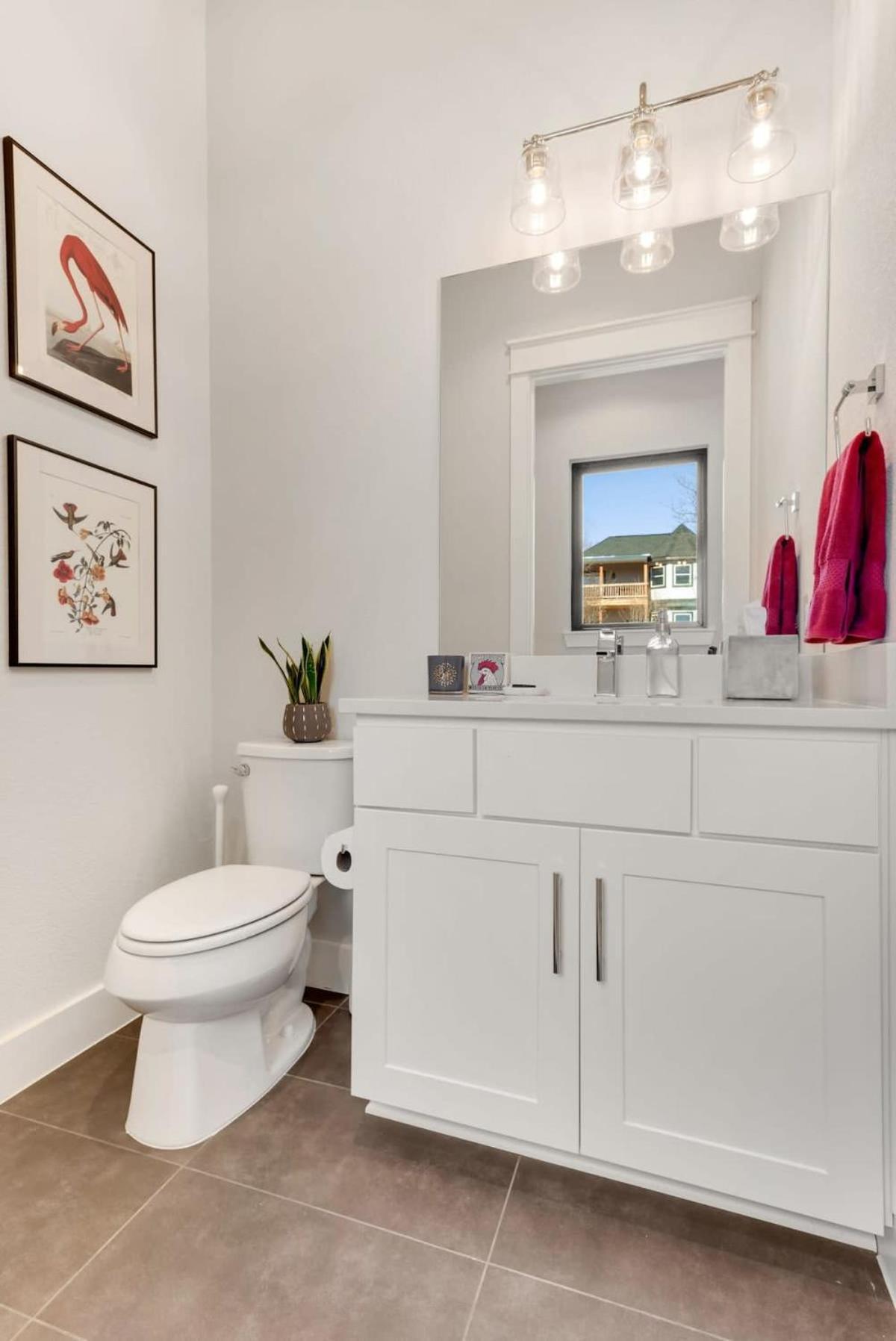 New Modern 3 Bedroom House In Hip East Holiday home Austin
