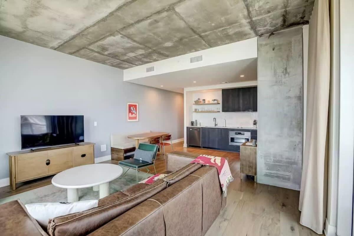 High Rise In The Heart Of Atx Austin