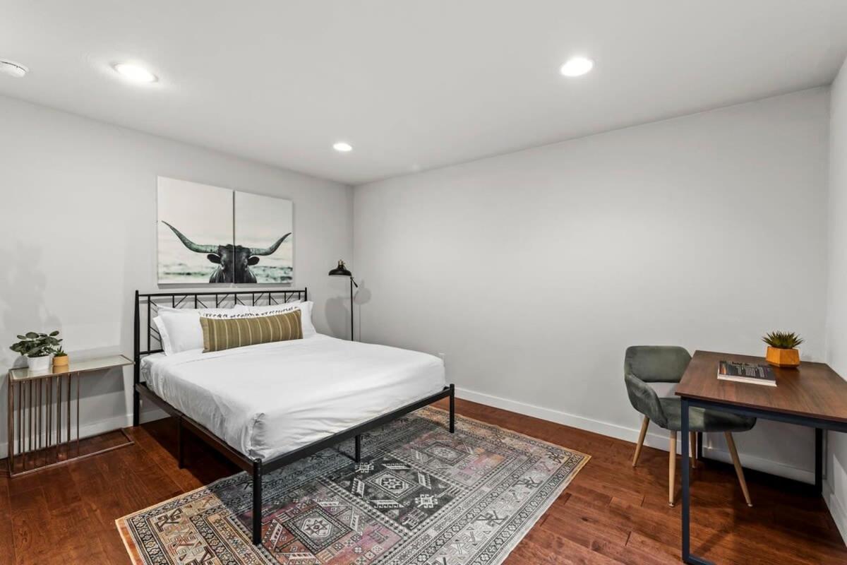 Mid-century In Zilker With A Backyard