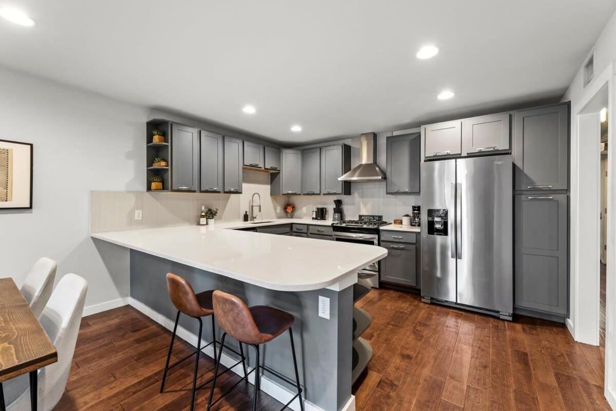 Mid-century In Zilker With A Backyard *