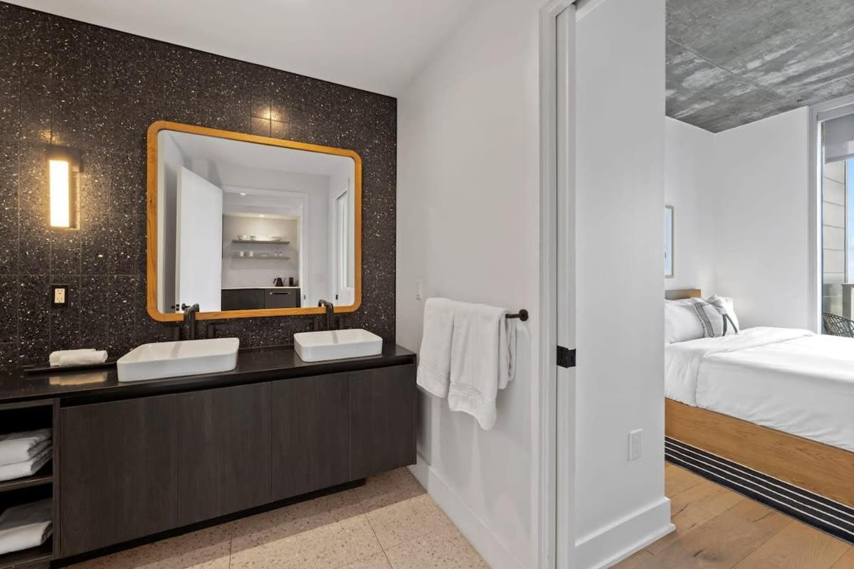 Luxe In Downtown Apartment *