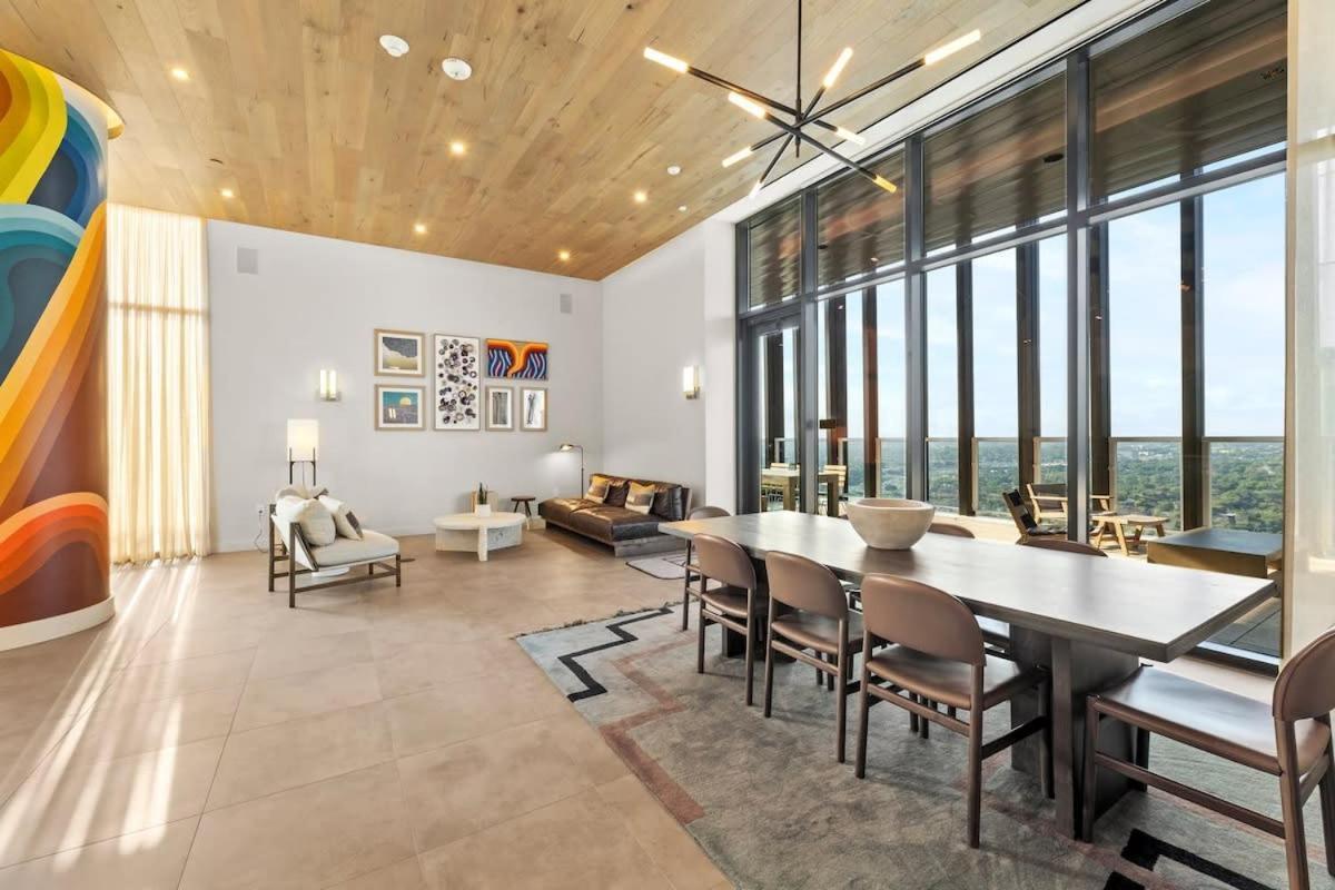 Apartment Luxe In Downtown Austin
