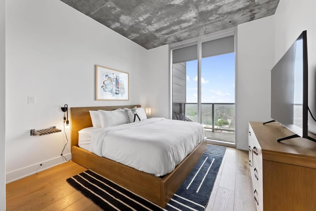 Luxe In Downtown Apartment Austin