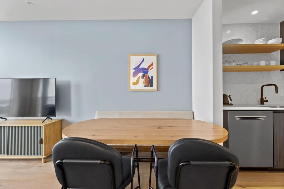 Luxe In Downtown Apartment *