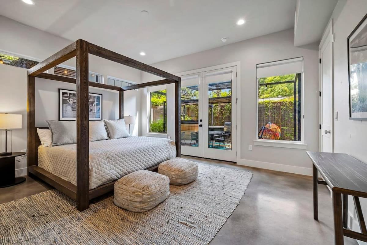 Luxury Compound In South Lamar Holiday home