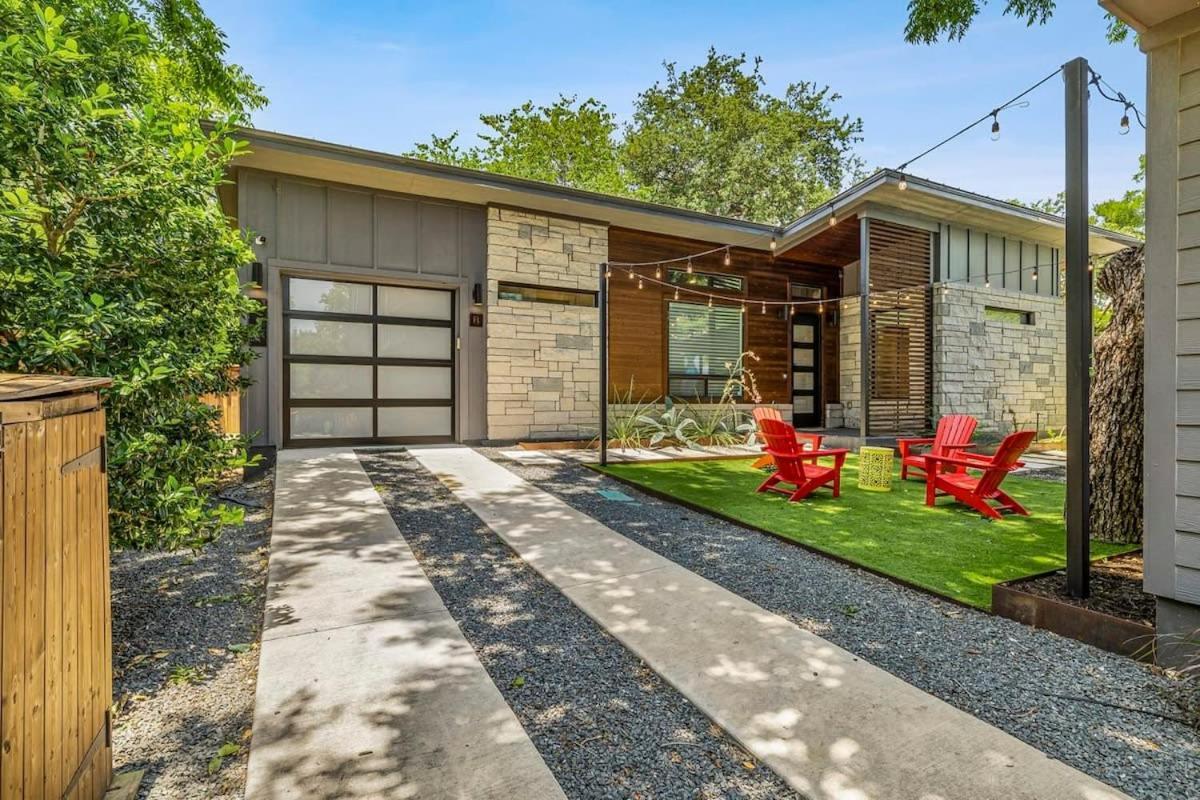 Luxury Compound In South Lamar Holiday home Austin