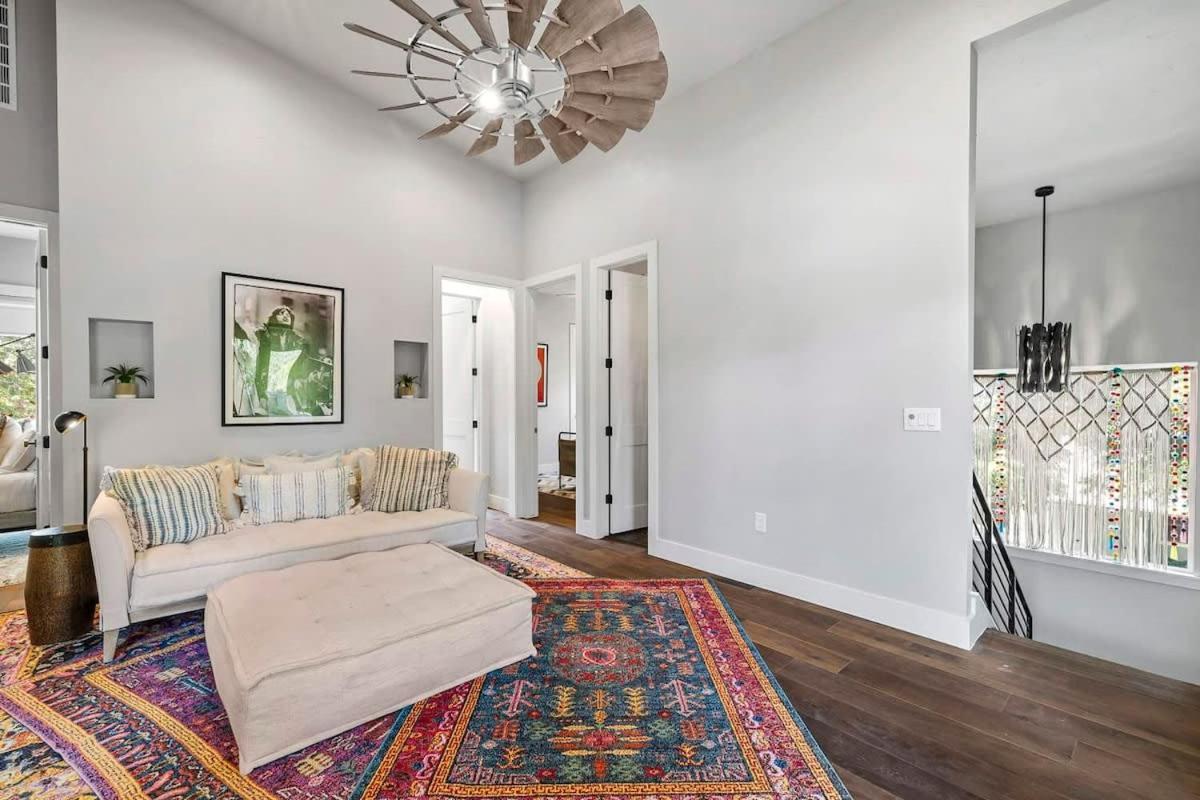 Luxury Compound In South Lamar