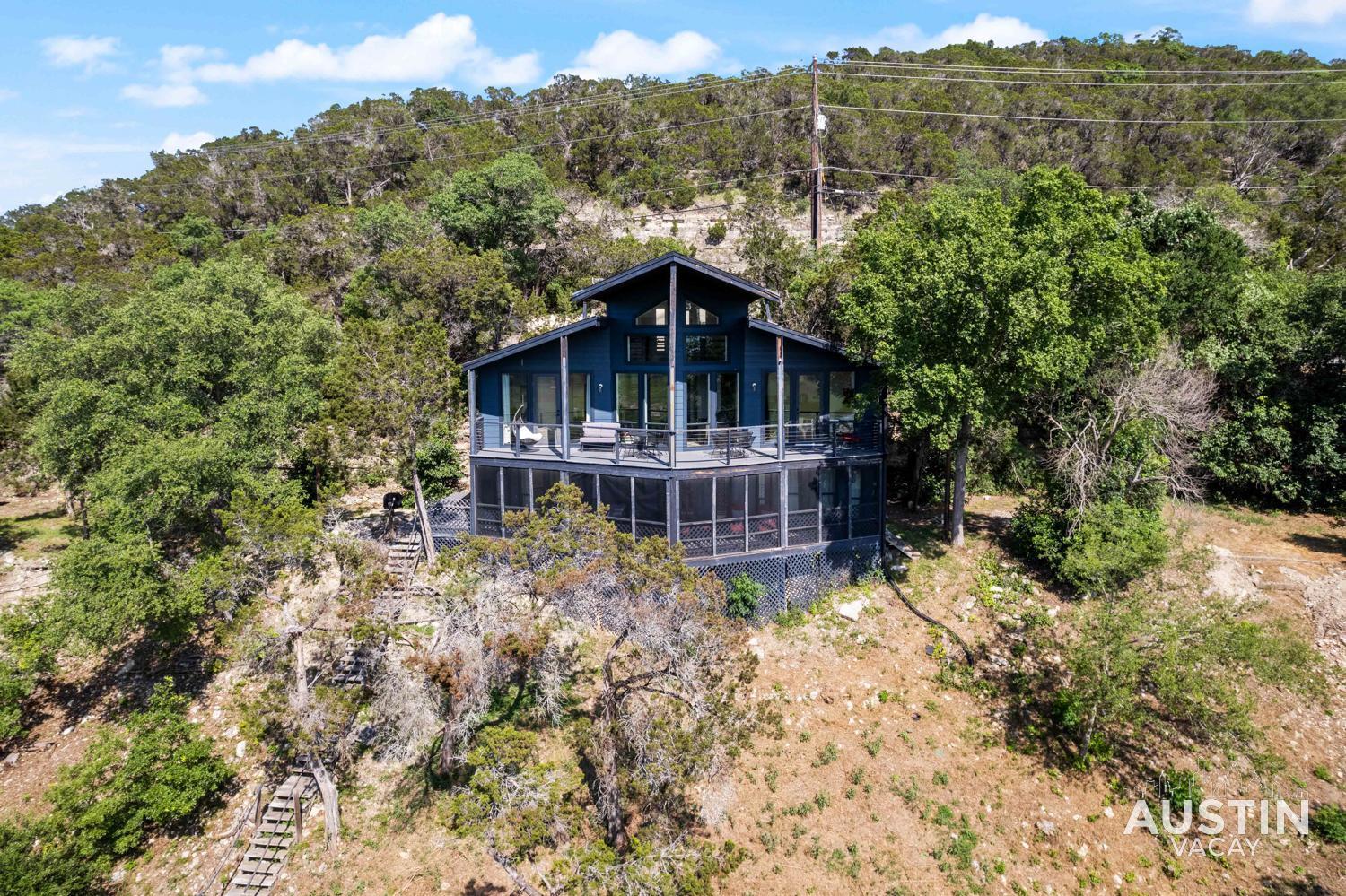 Watch The Sunset On A Huge Patio Near Travis