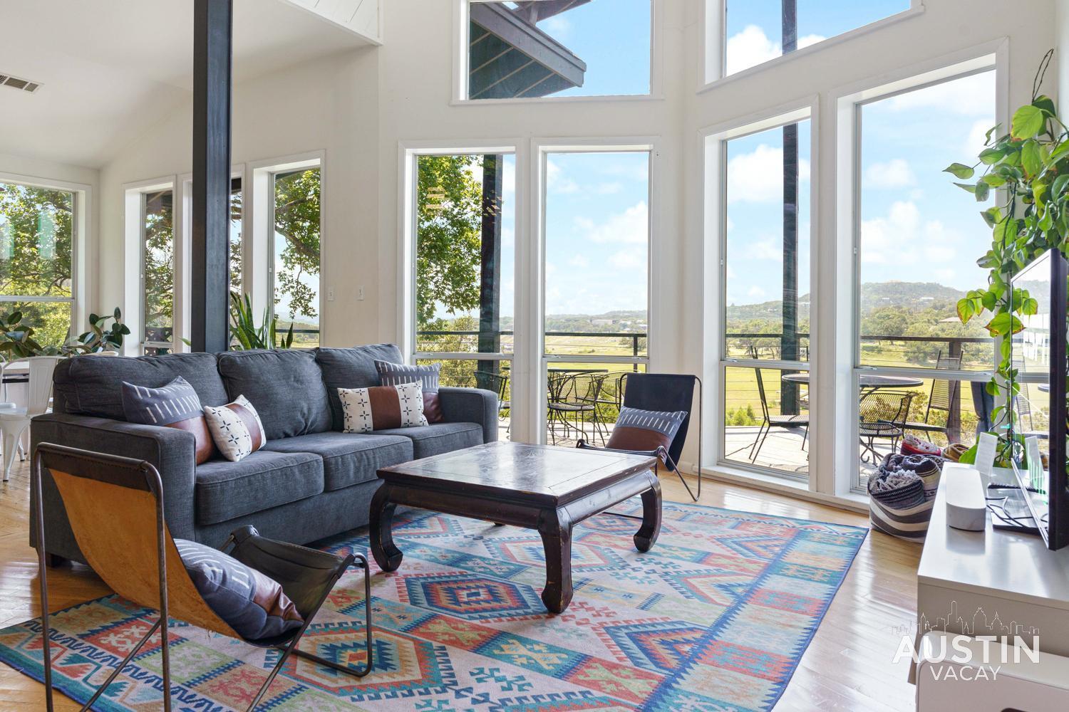 Watch The Sunset On A Huge Patio Near Travis Holiday home