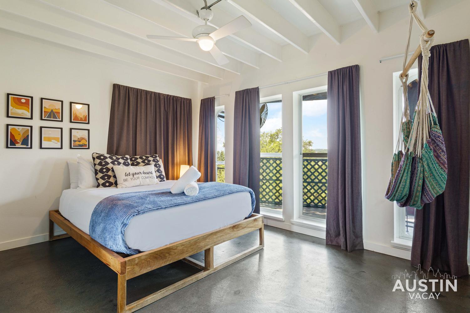 Watch The Sunset On A Huge Patio Near Travis Holiday home *
