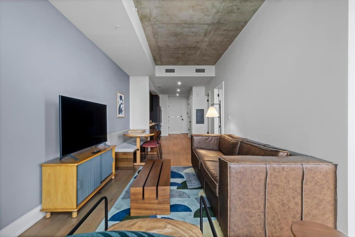 Holiday home Modern Rainey St Oasis - Pool & Stunning Views Austin