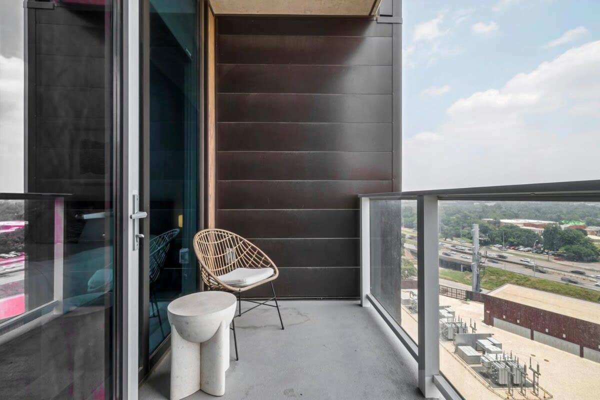 Holiday home Modern Rainey St Oasis - Pool & Stunning Views