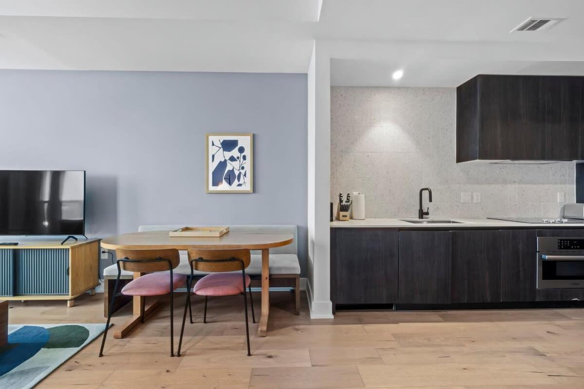 Modern Rainey St Oasis - Pool & Stunning Views Holiday home Austin