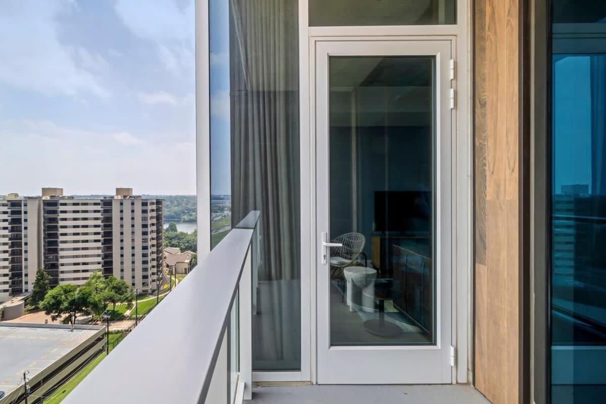 Holiday home Modern Rainey St Oasis - Pool & Stunning Views *