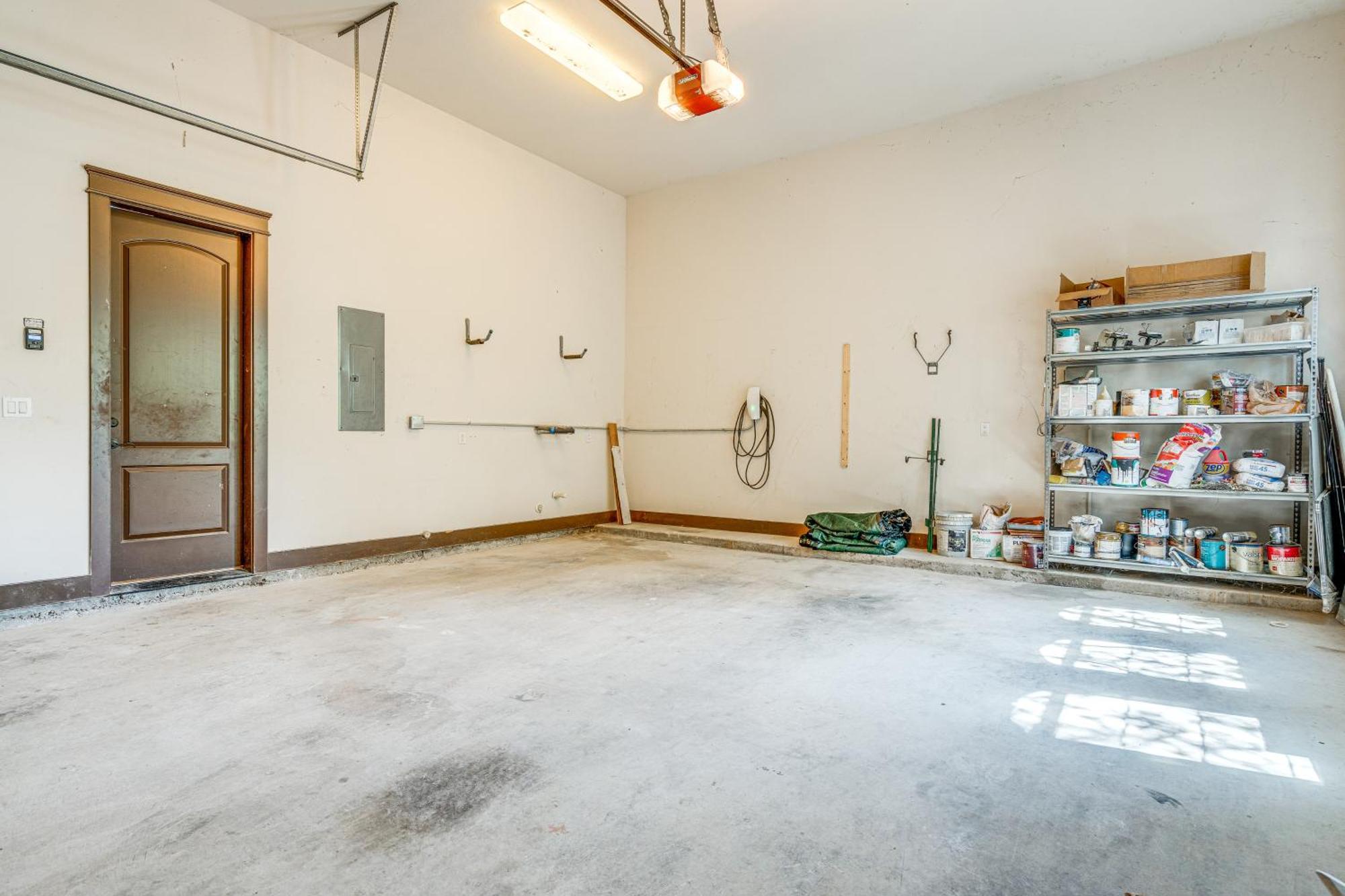 Huge Travis Family House With Ev Charger! *
