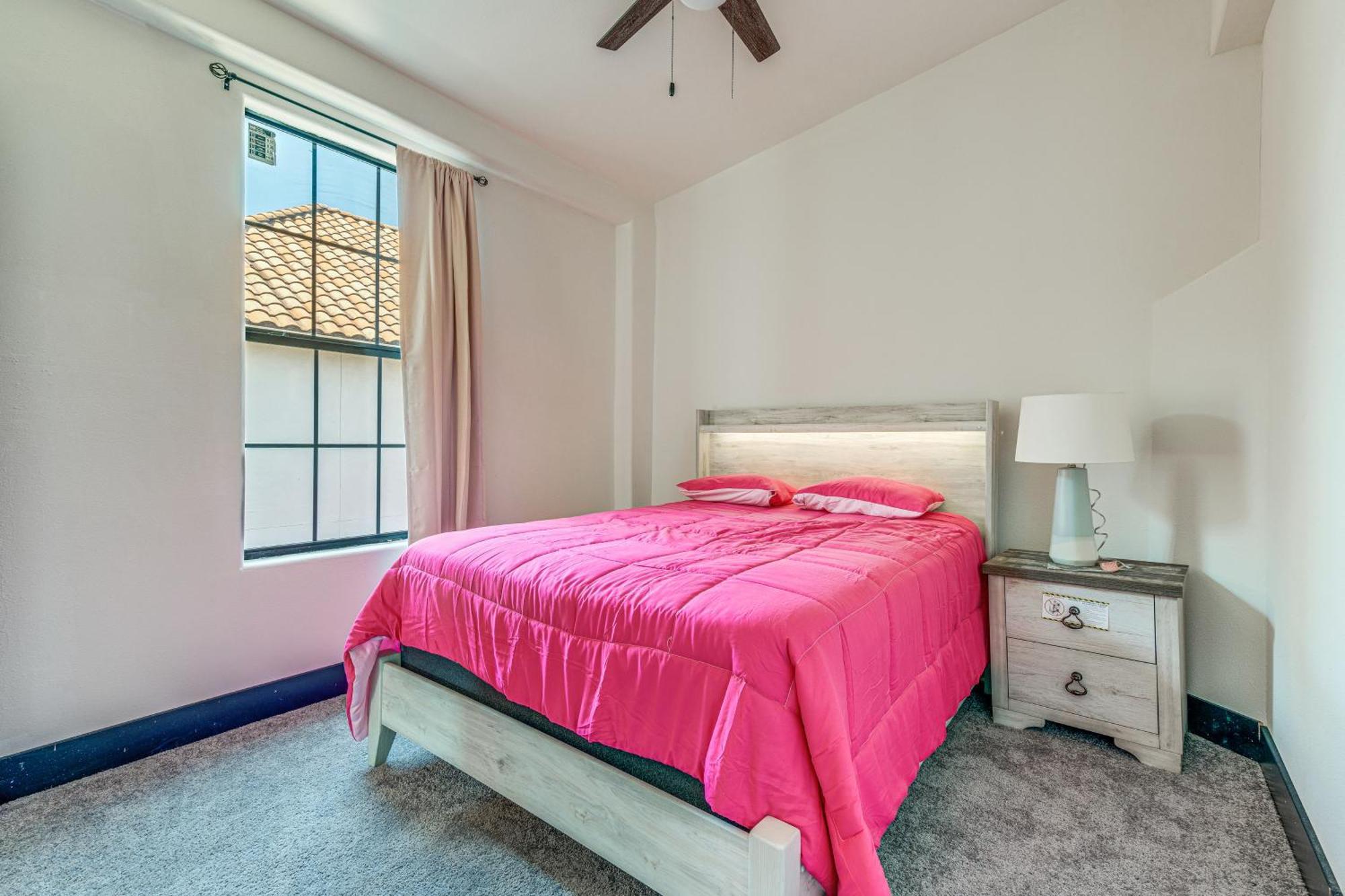 Huge Travis Family House With Ev Charger!