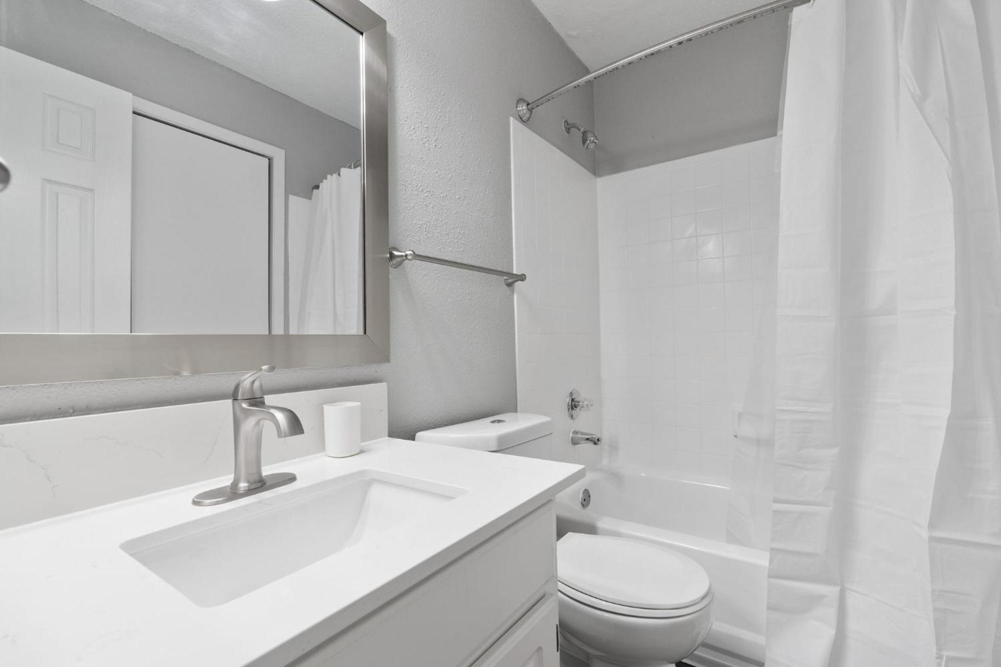 Chic Urban Retreat North Lamar Apartment Austin