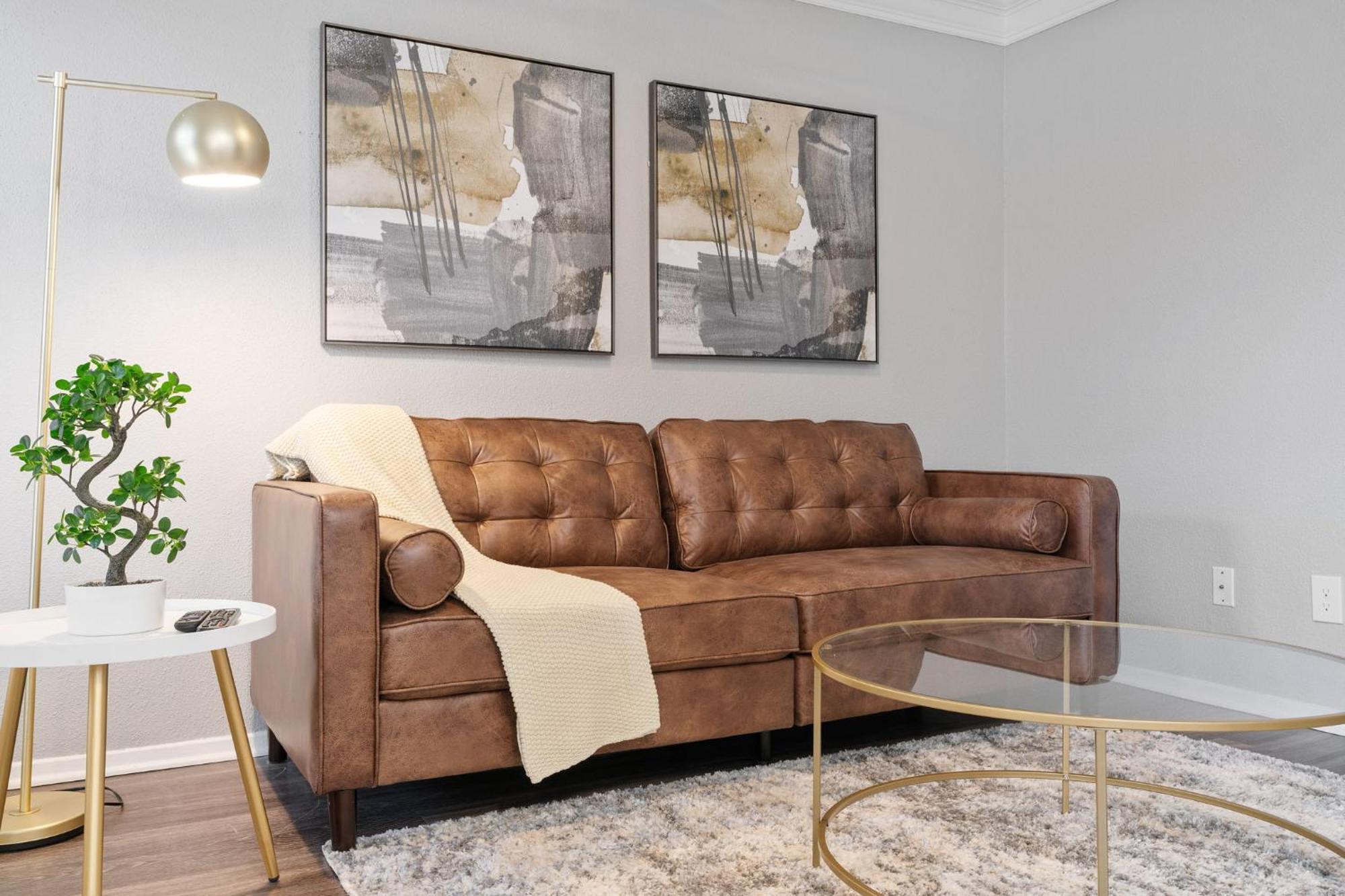 Chic Urban Retreat North Lamar Apartment *
