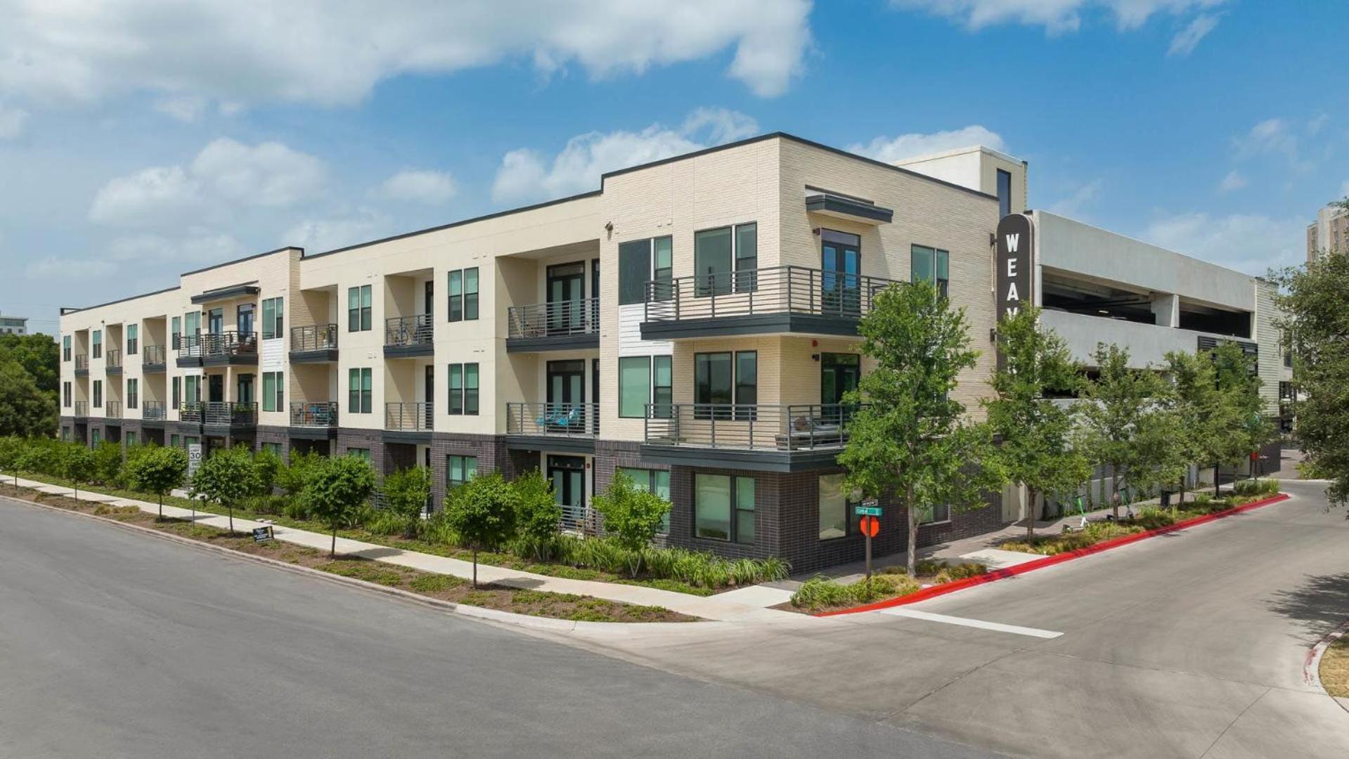 Eqr Weaver Apartment