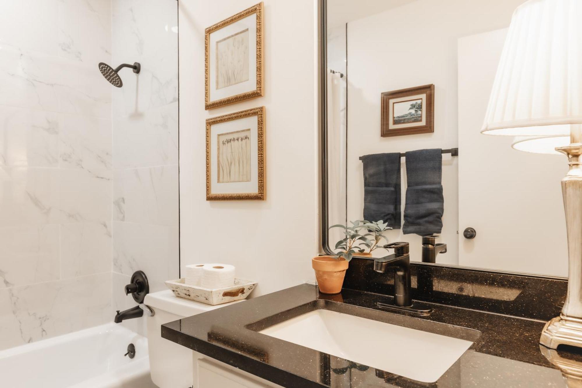 Garden Oasis With Cowboy Pool, & Movie Nights By Soco Holiday home
