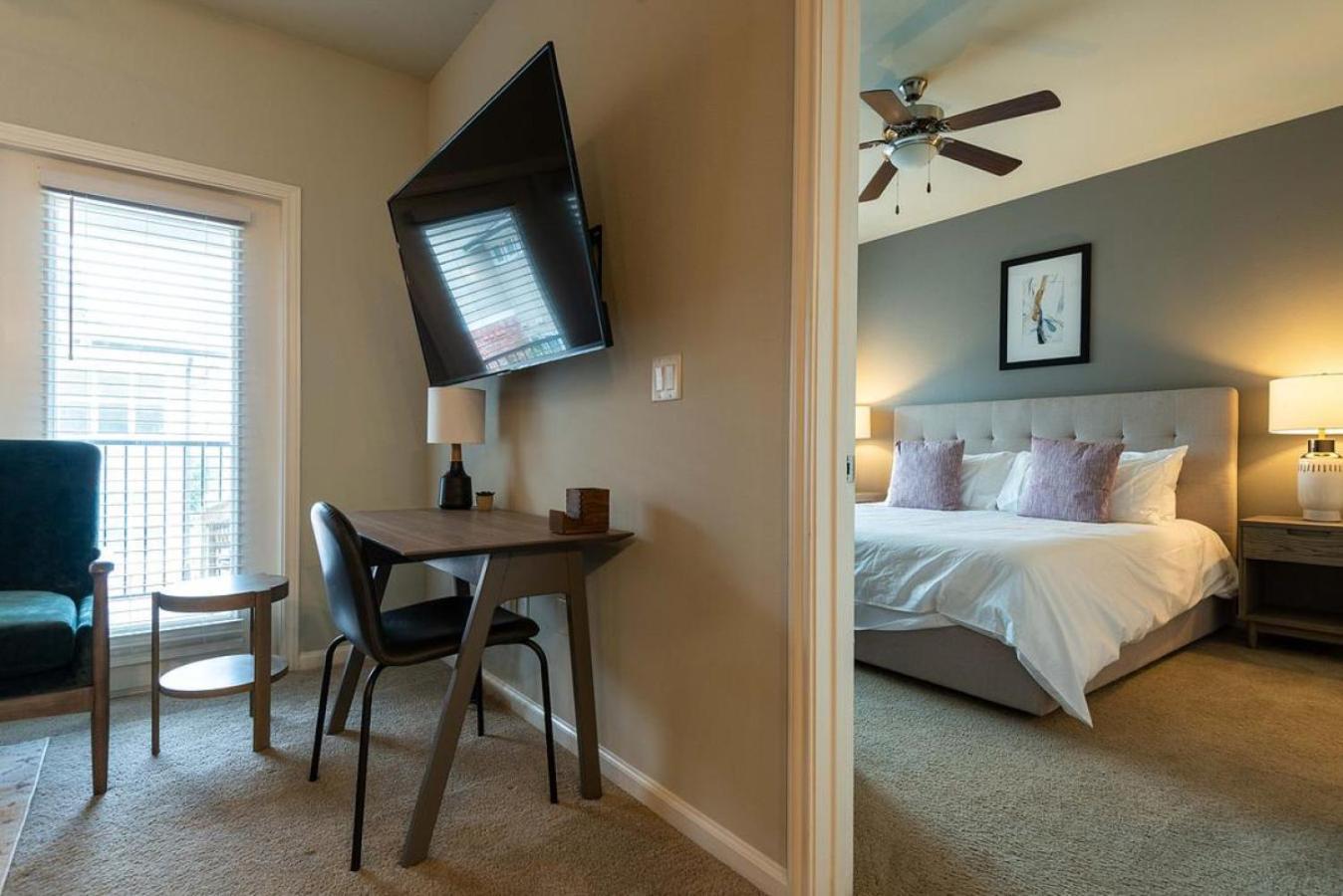 Landing At Bridge At Southpark Meadows - 1 Bedroom In Slaughter Creek Apartment