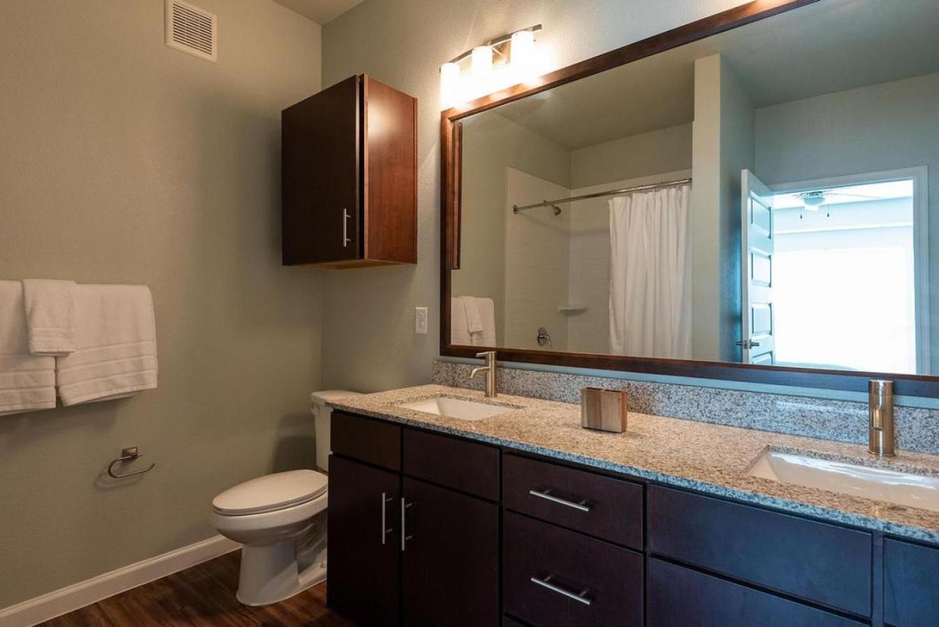 Landing At Bridge At Southpark Meadows - 2 Bedrooms In Slaughter Creek