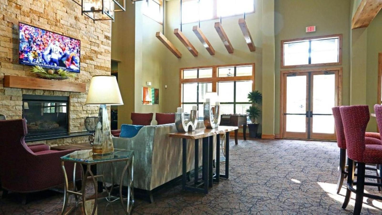 Landing At Bridge At Southpark Meadows - 2 Bedrooms In Slaughter Creek Apartment