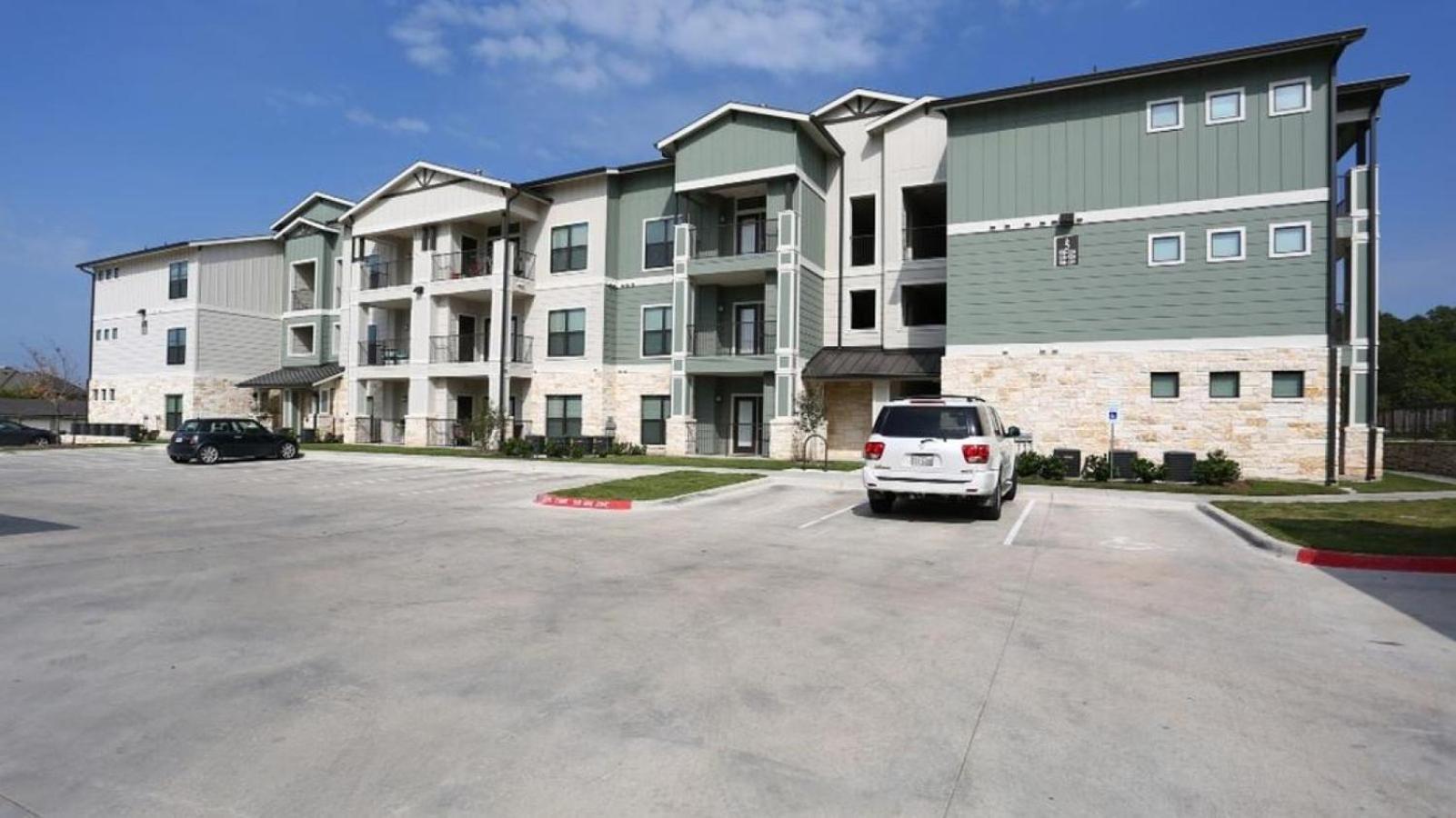 Apartment Landing At Bridge At Southpark Meadows - 2 Bedrooms In Slaughter Creek Austin