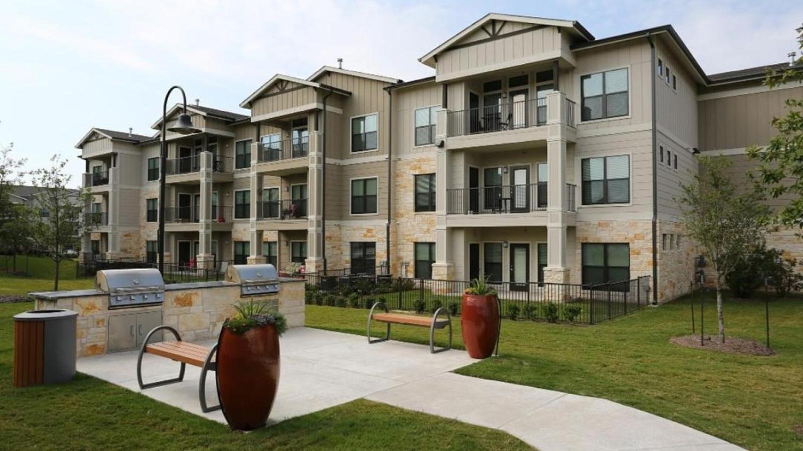 Landing At Bridge At Southpark Meadows - 2 Bedrooms In Slaughter Creek Apartment