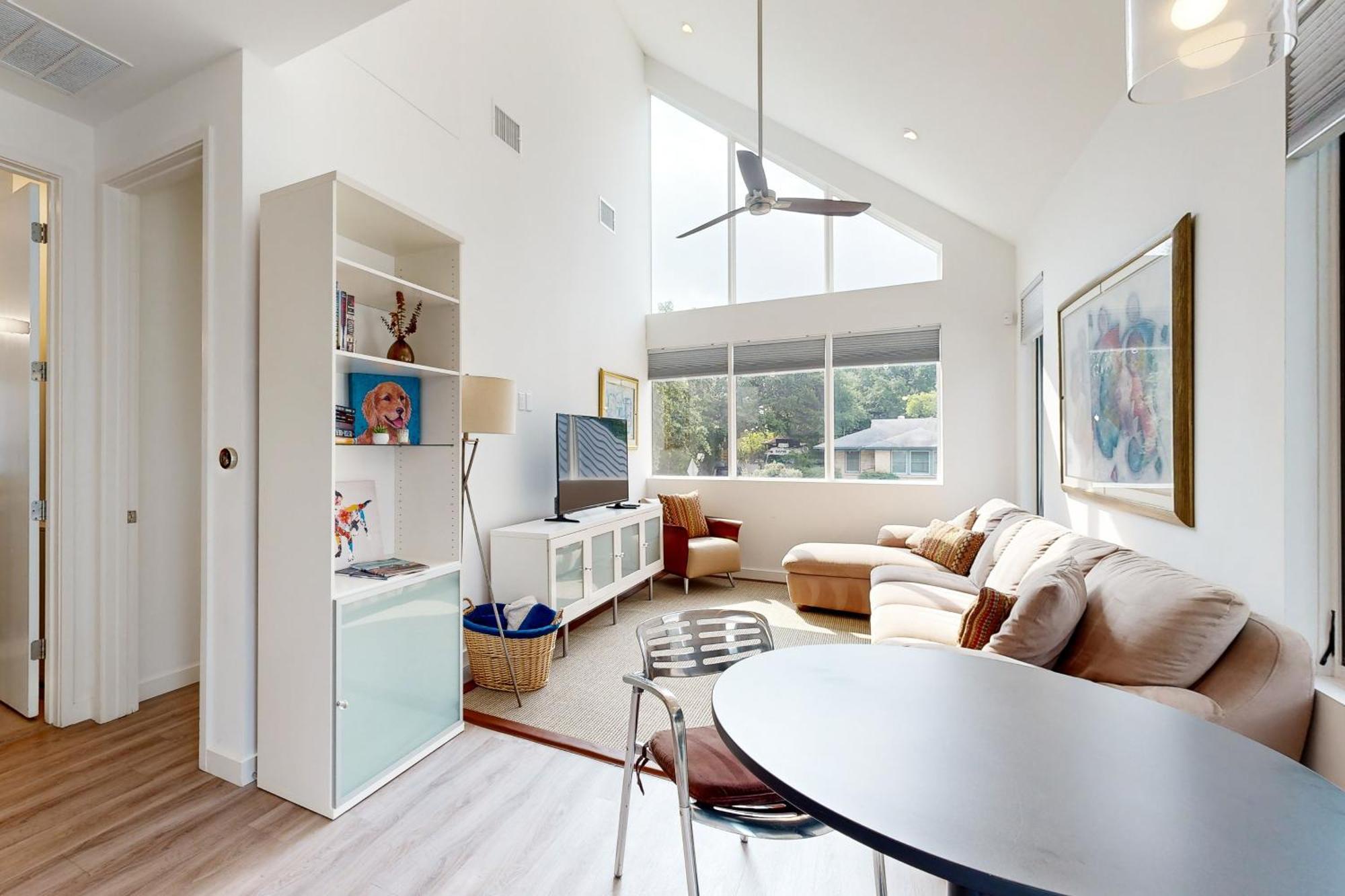 Soco Eleganance Holiday home Austin
