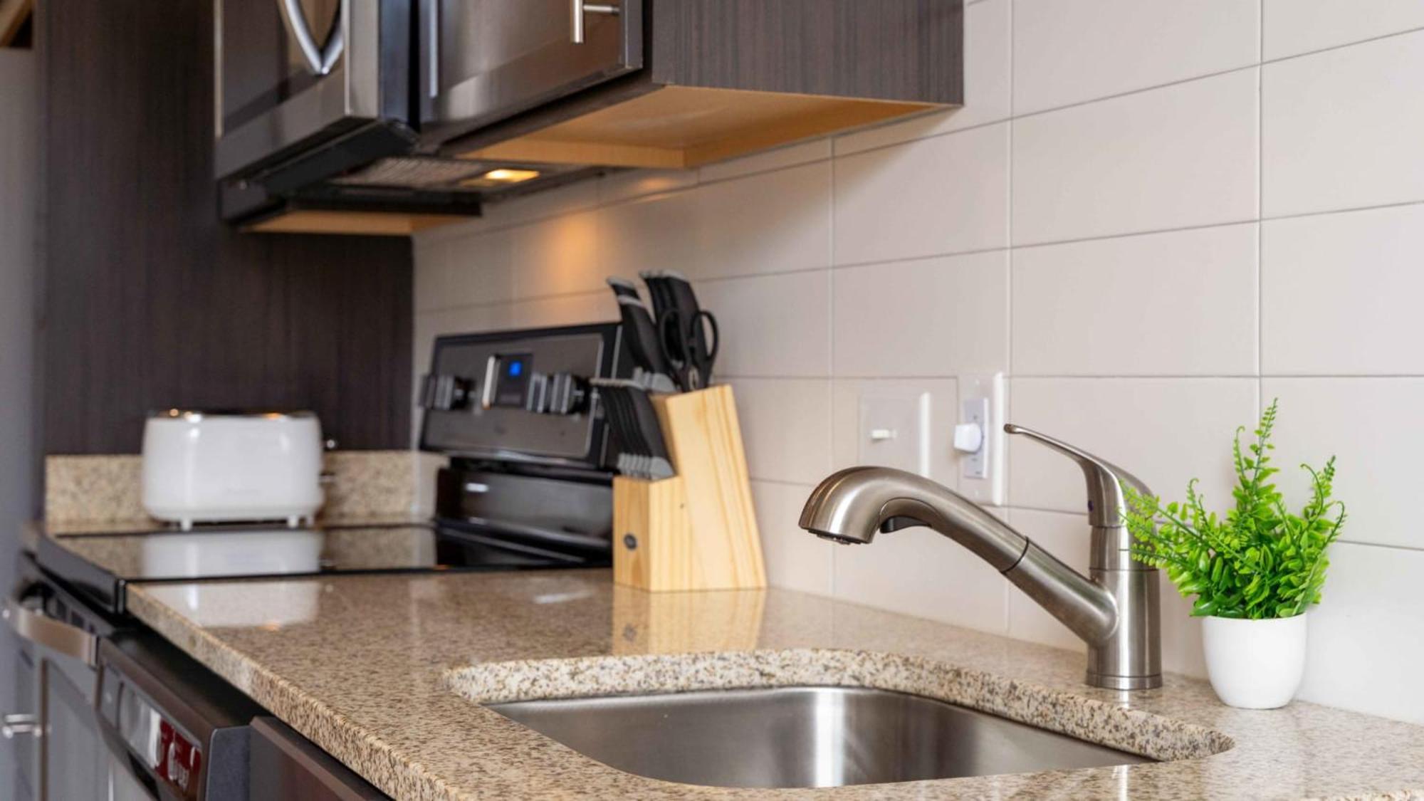 Apartment Stylish Downtown With Gym And Pool Access Austin