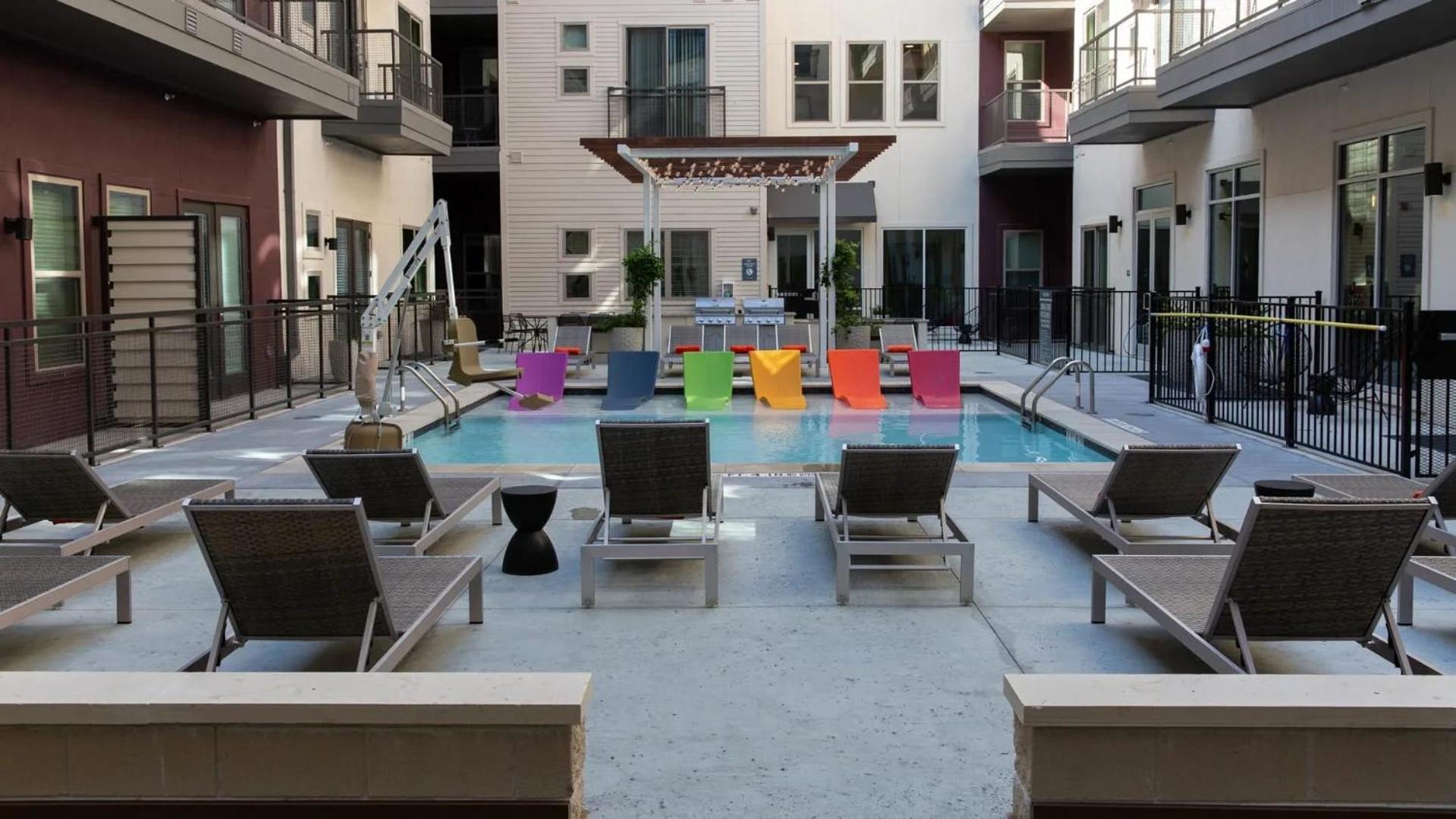 Apartment Stylish Downtown With Gym And Pool Access Austin