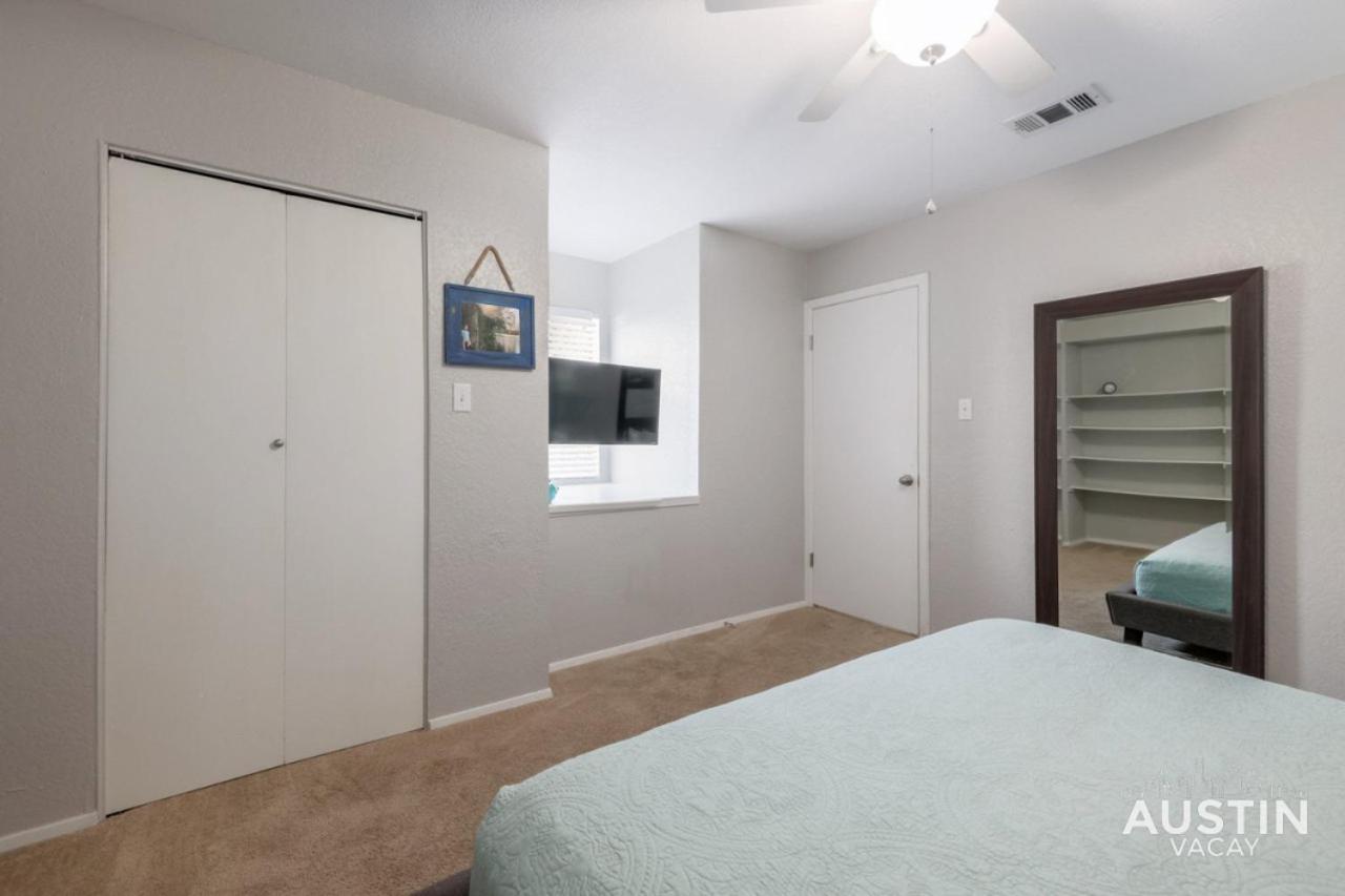 2 Miles To Dt Updated Pet-friendly For Four Apartment Austin