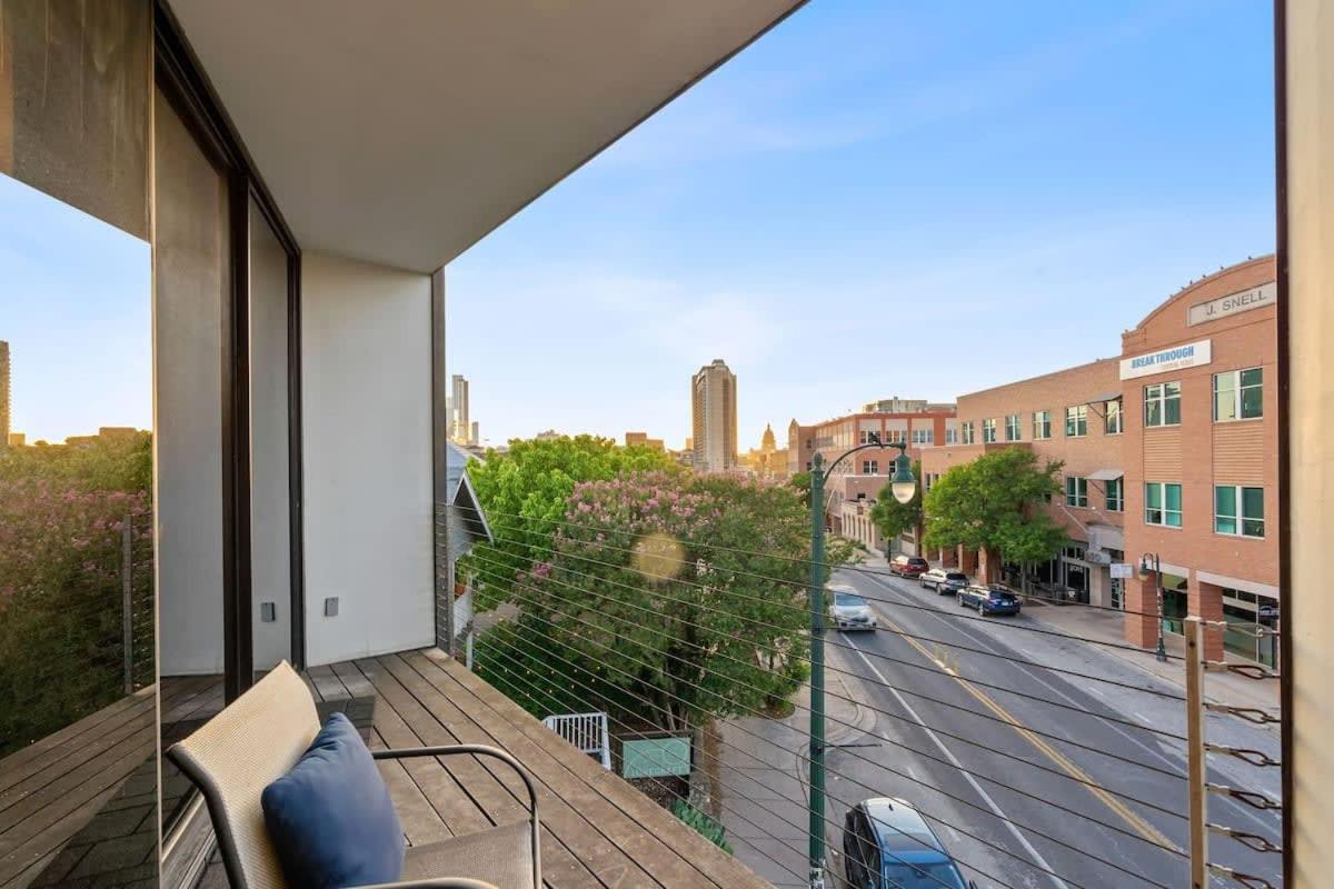 Holiday home 2br Designer On Trendy East 11th St, Downtown
