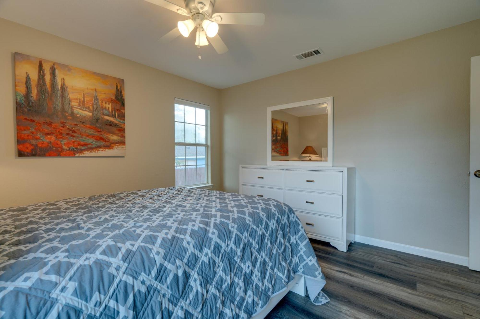 Retreat With Patio And Grill, 6 Mi To Downtown! Holiday home Austin