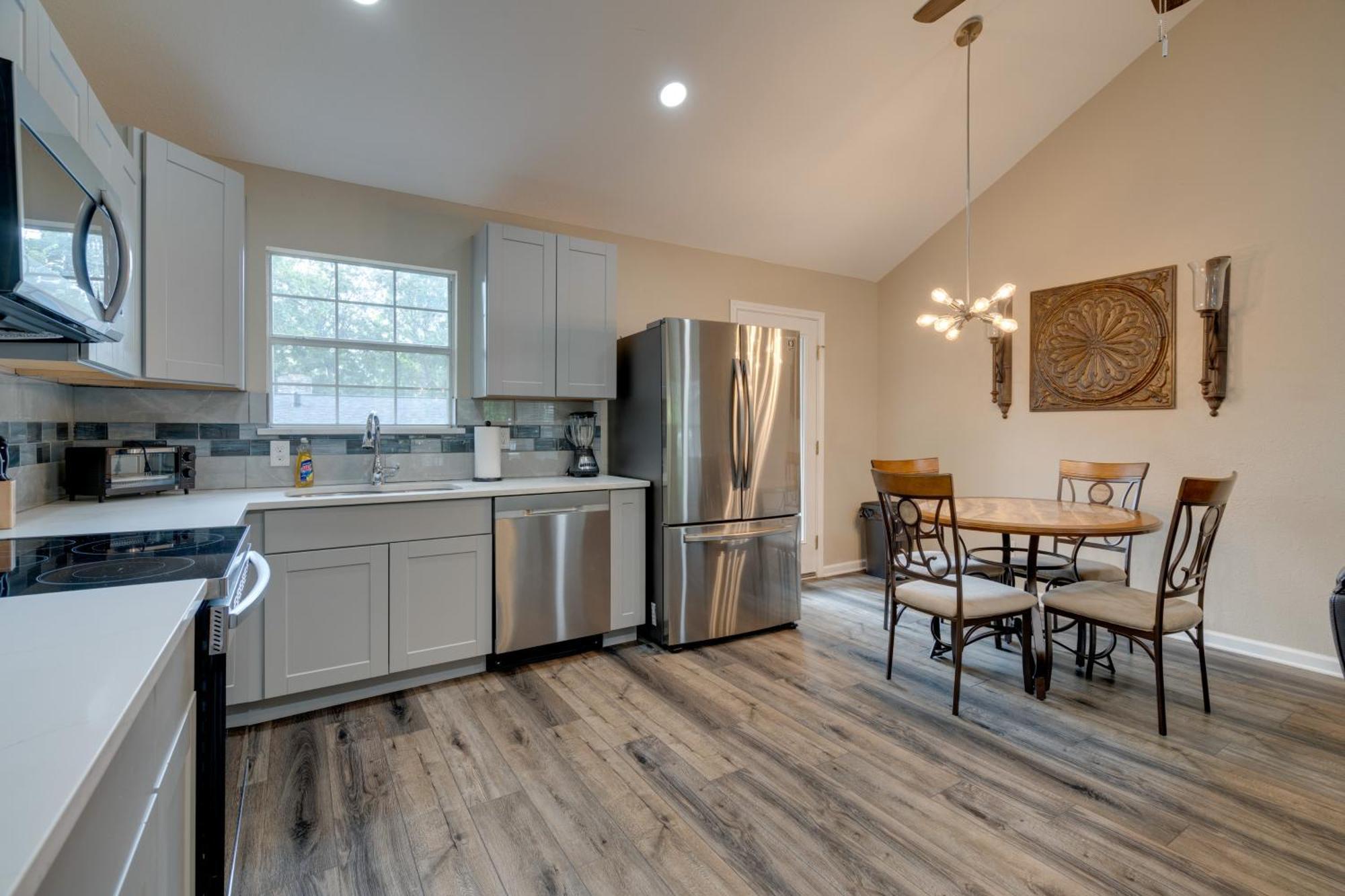 Retreat With Patio And Grill, 6 Mi To Downtown!