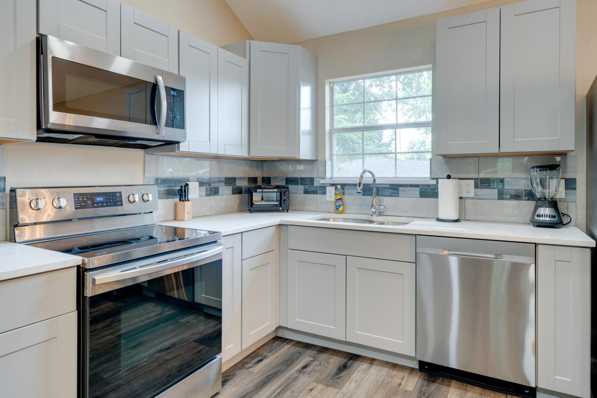 Retreat With Patio And Grill, 6 Mi To Downtown! *