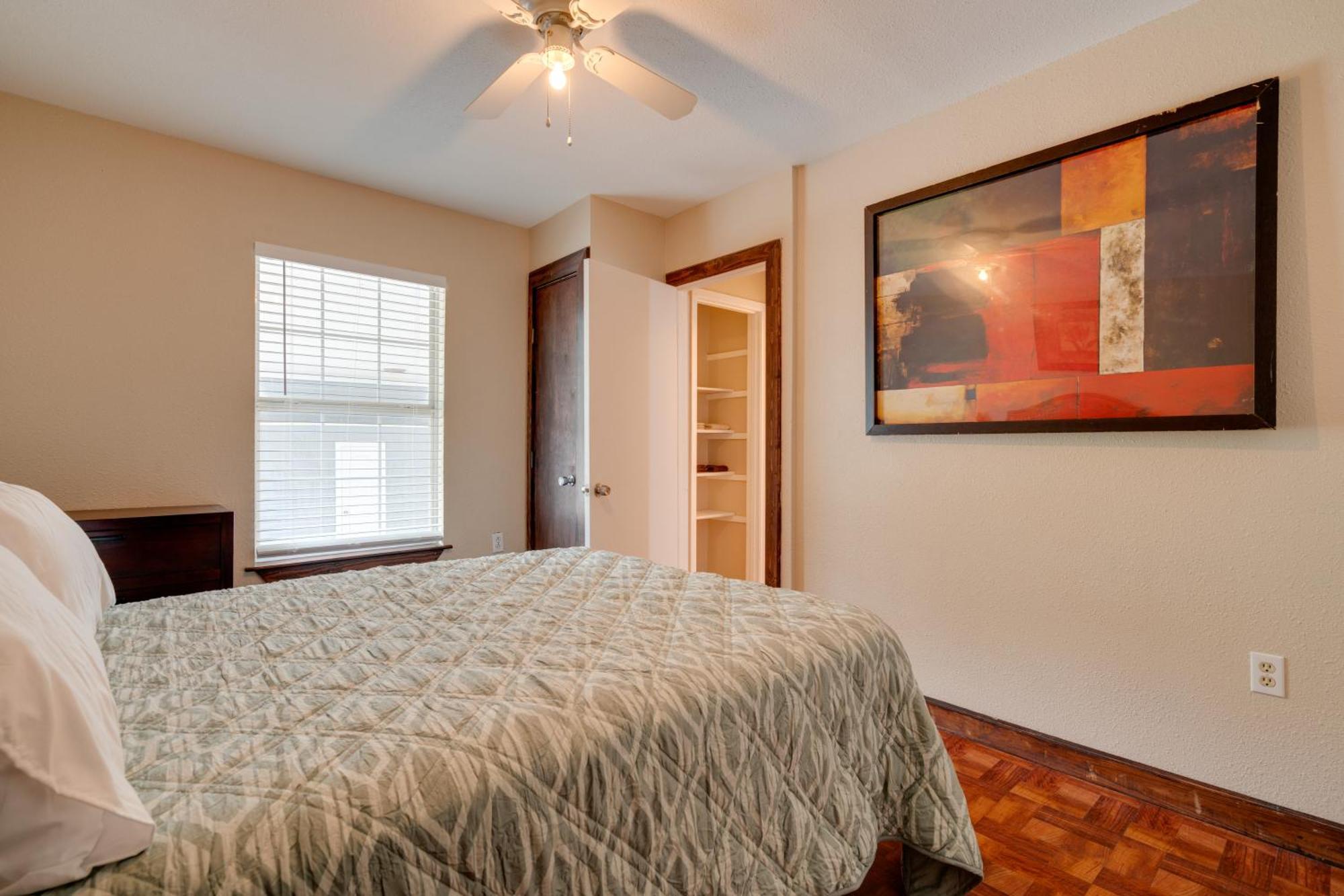 Holiday home With 2 Patios And Grill 6 Mi To Downtown *