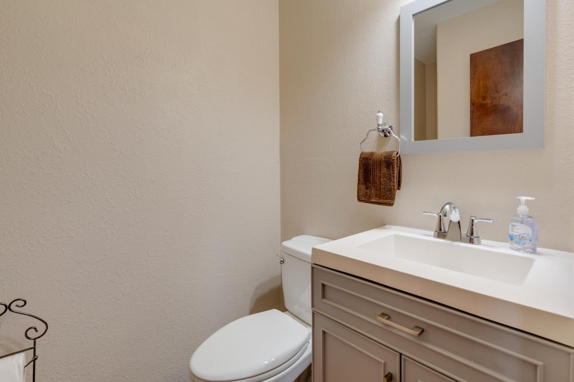 Holiday home With 2 Patios And Grill 6 Mi To Downtown