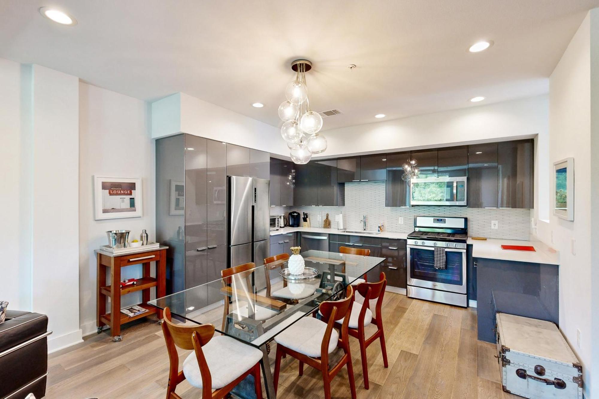Fourth& #263 Apartment