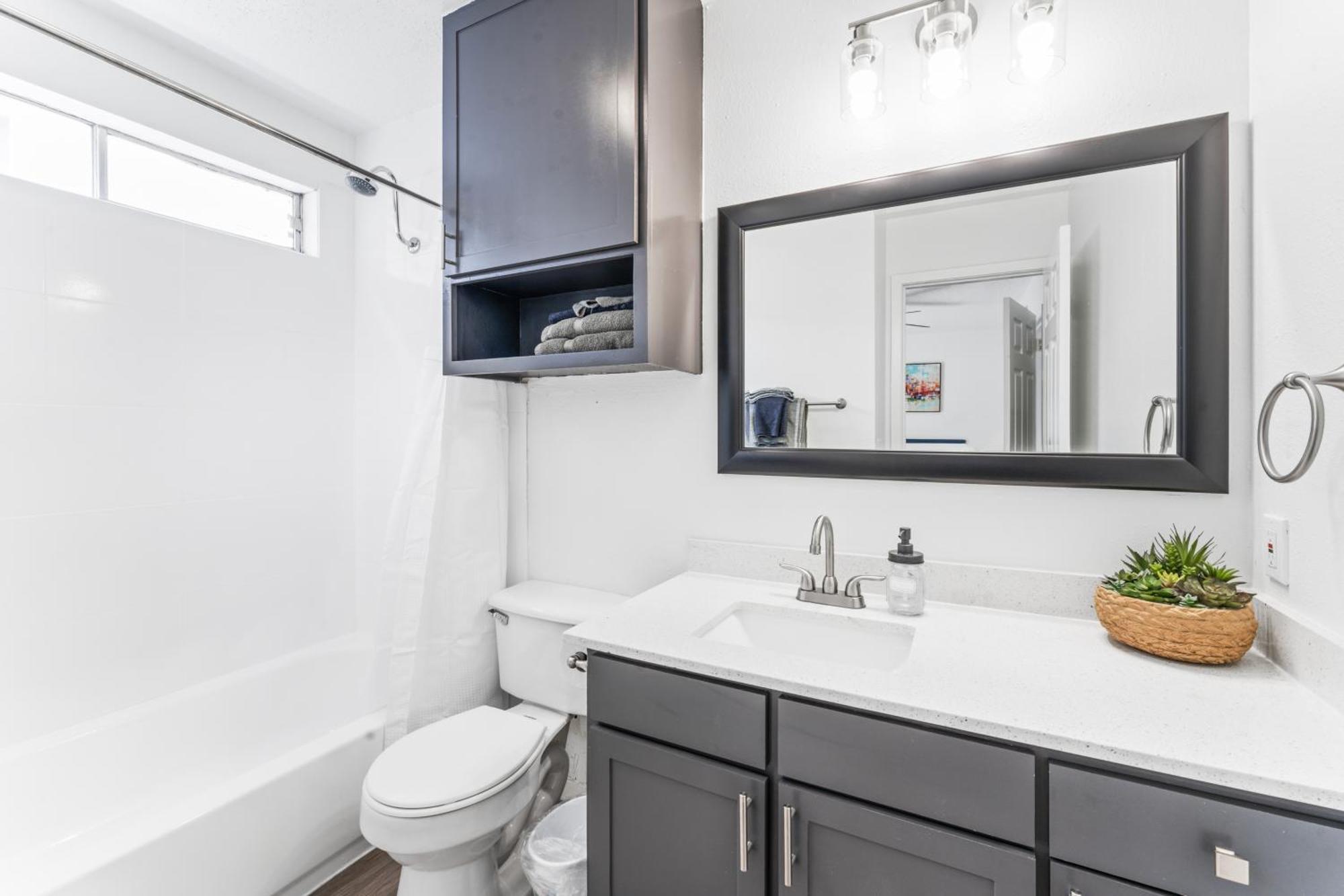 Apartment Prime East Downtown 1br Cozy Next To Bars And Restaurants *