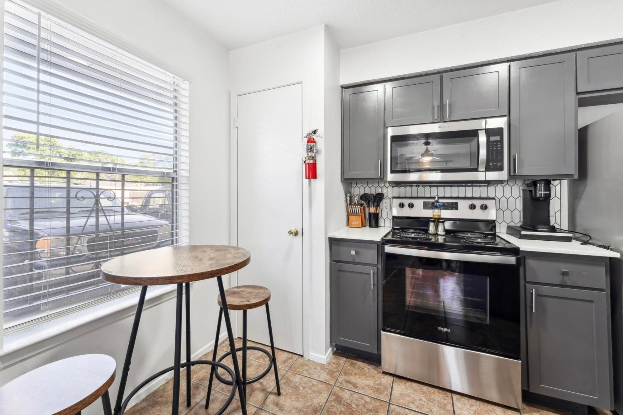 Prime East Downtown 1br Cozy Next To Bars And Restaurants