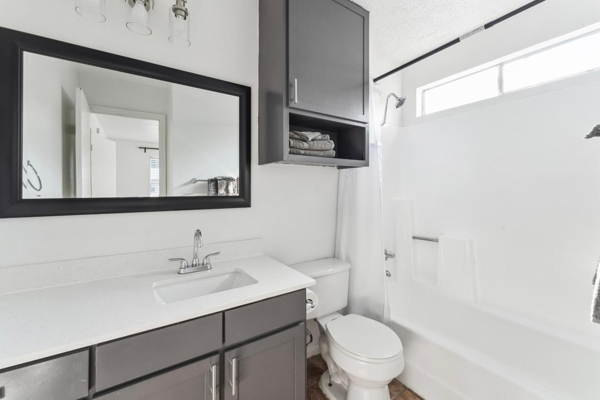 Prime East Downtown 1br Cozy Next To Bars And Restaurants Apartment *