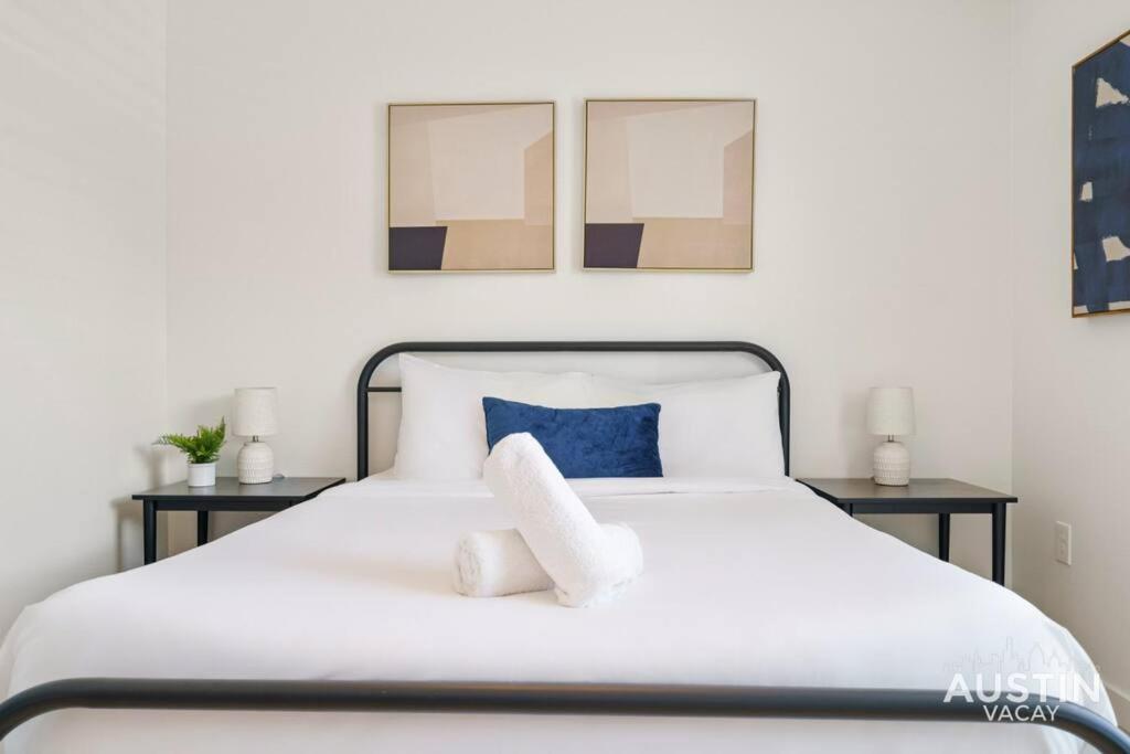 Prime Atx Location Steps To Coffee, Eats And Apartment Austin