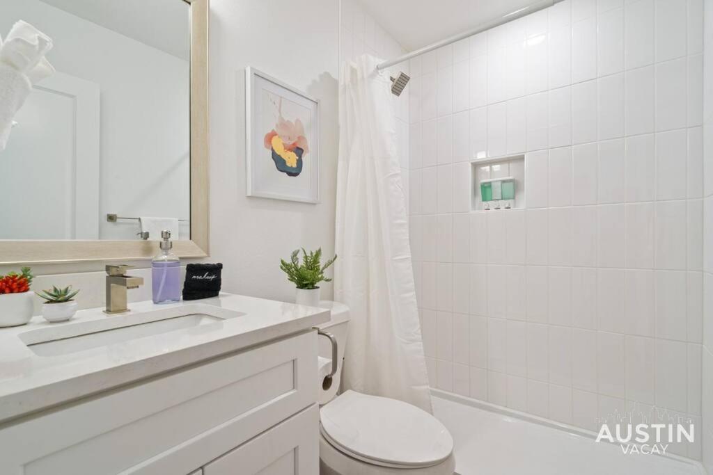 Prime Atx Location Steps To Coffee, Eats And Apartment Austin