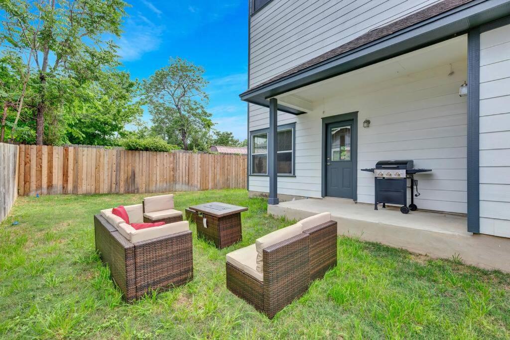 Spacious Home-queen Suite-game Room-movie